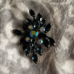 Elegant Vintage silvertone aurora borealis and Smokey blue rhinestone brooch